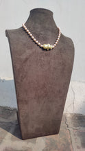 Load image into Gallery viewer, Shell Baroque Necklace
